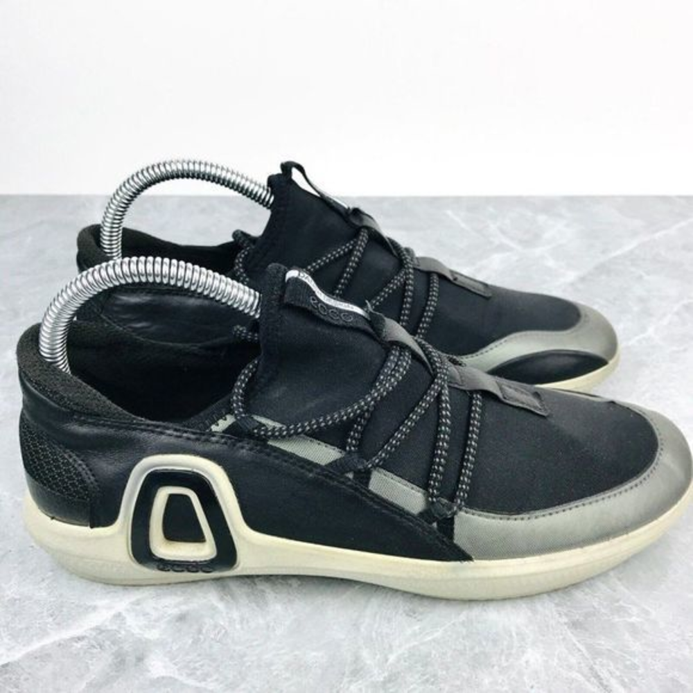 ECCO Danish Design Womens Size 7-7.5 Shoes Black Lace Up Casual Sneakers EU 38‎